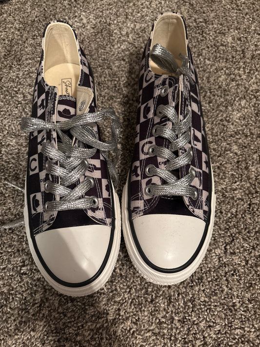 Last pair Sz 8 2fly sneakers