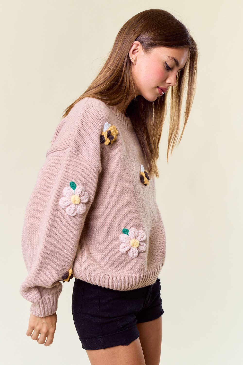 BEE KNIT SWEATER