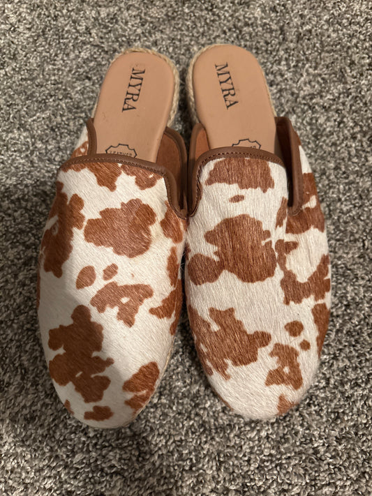 Last pair Sz 8 Myra cowhide slide on shoes