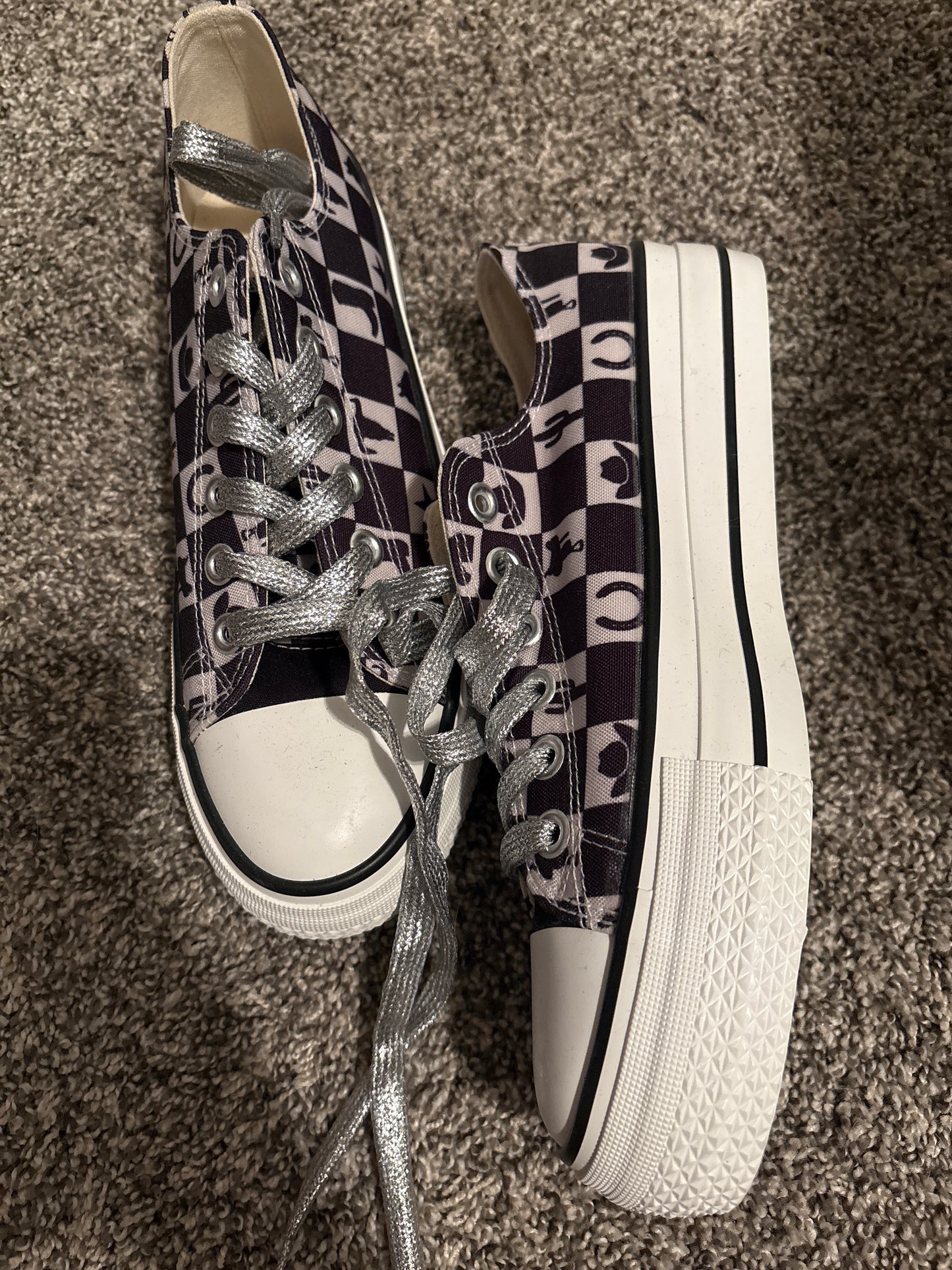 Last pair Sz 8 2fly sneakers