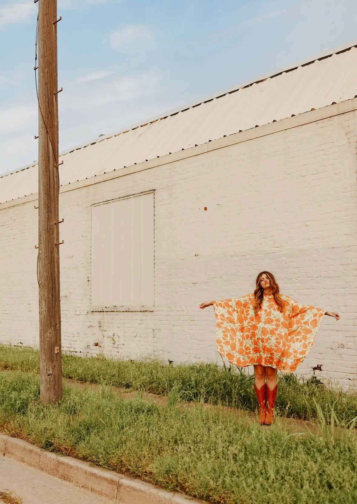 LADY THE BRAND LELLOW FLORAL KAFTAN MINI DRESS