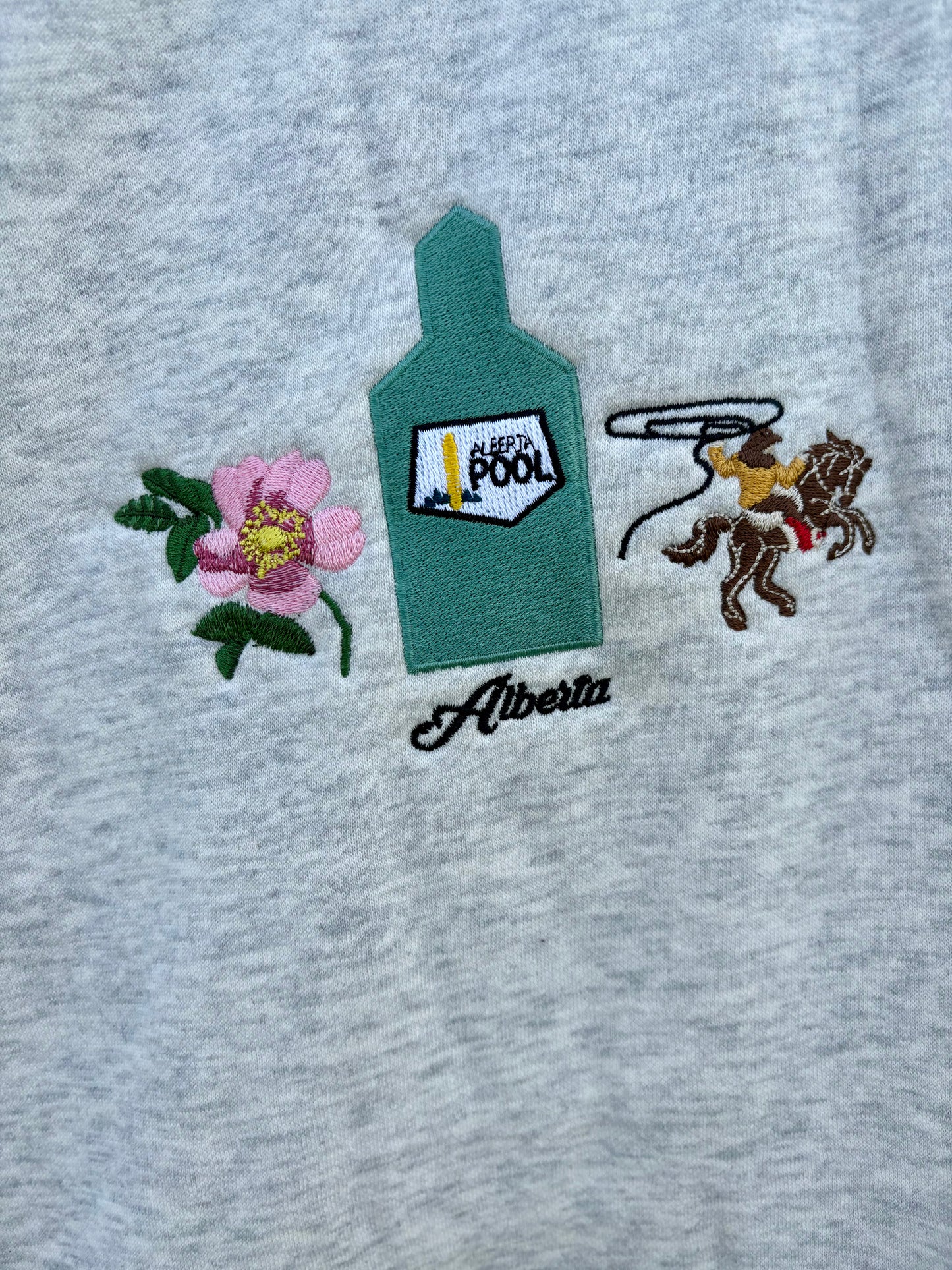 Last one small Alberta embroidered crewneck (beige)